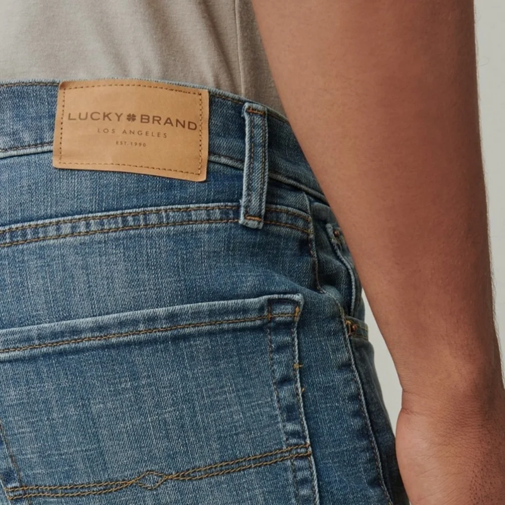 Men's Lucky Brand 223 Straight Jeans - size  36 x 30